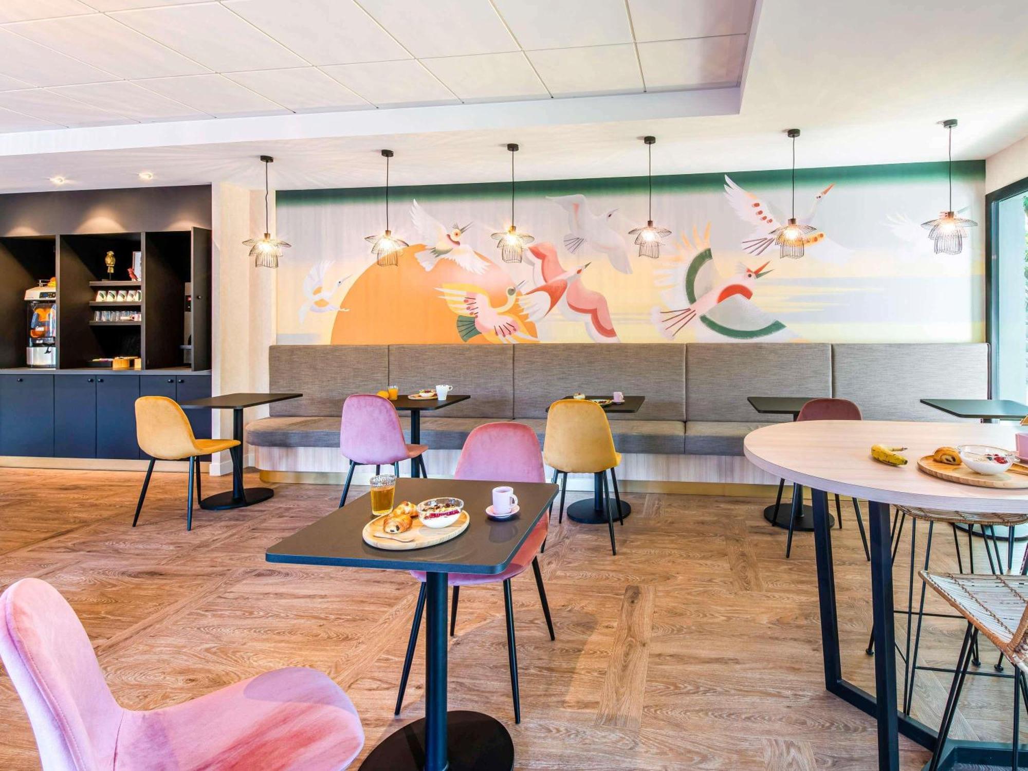 Ibis Styles Rennes Cesson Hotell Exteriör bild